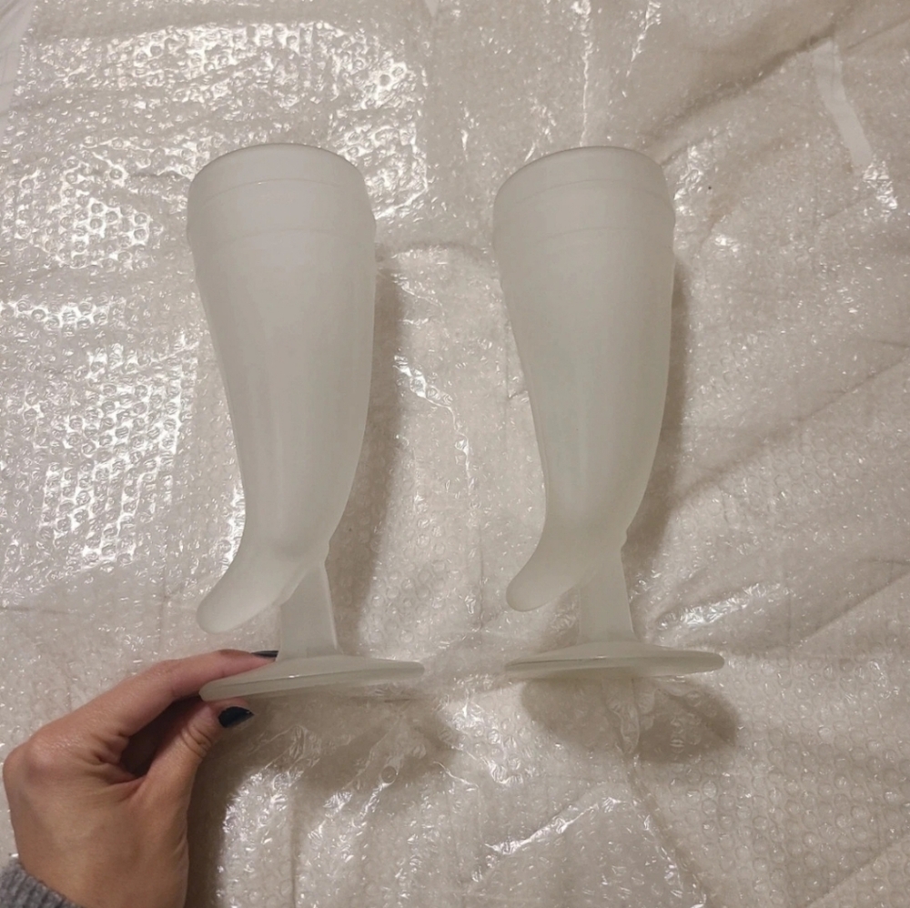vintage 1970s White Frosted HORN Shaped Beer glasses